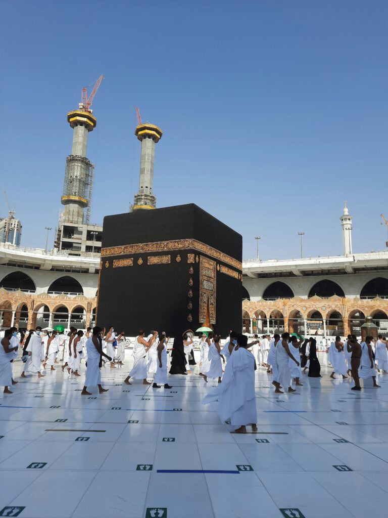 pilgrims doing tawaaf